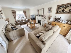 Lounge- click for photo gallery